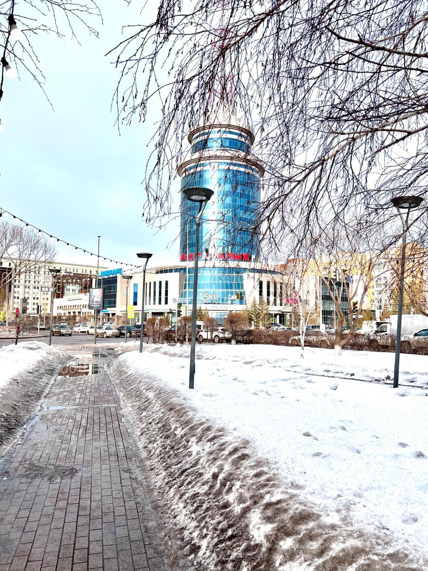 Уютная 1-комнатная квартира возле Байтерека Астана Экстерьер фото